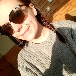 Meet your Posher, Taya